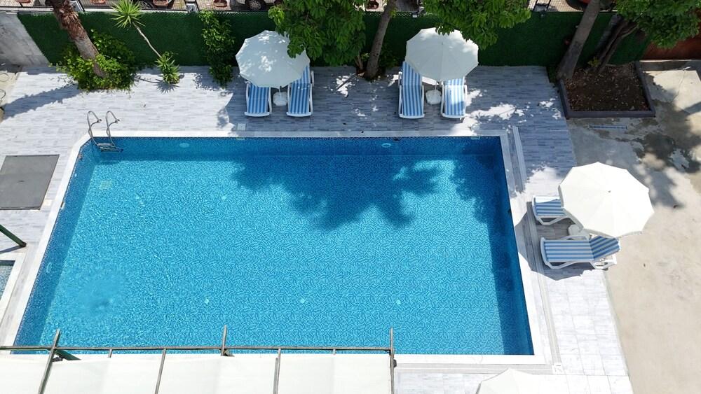 HILLSIDE APART HOUSE — SIDE — fotografie hotel nr. 18
