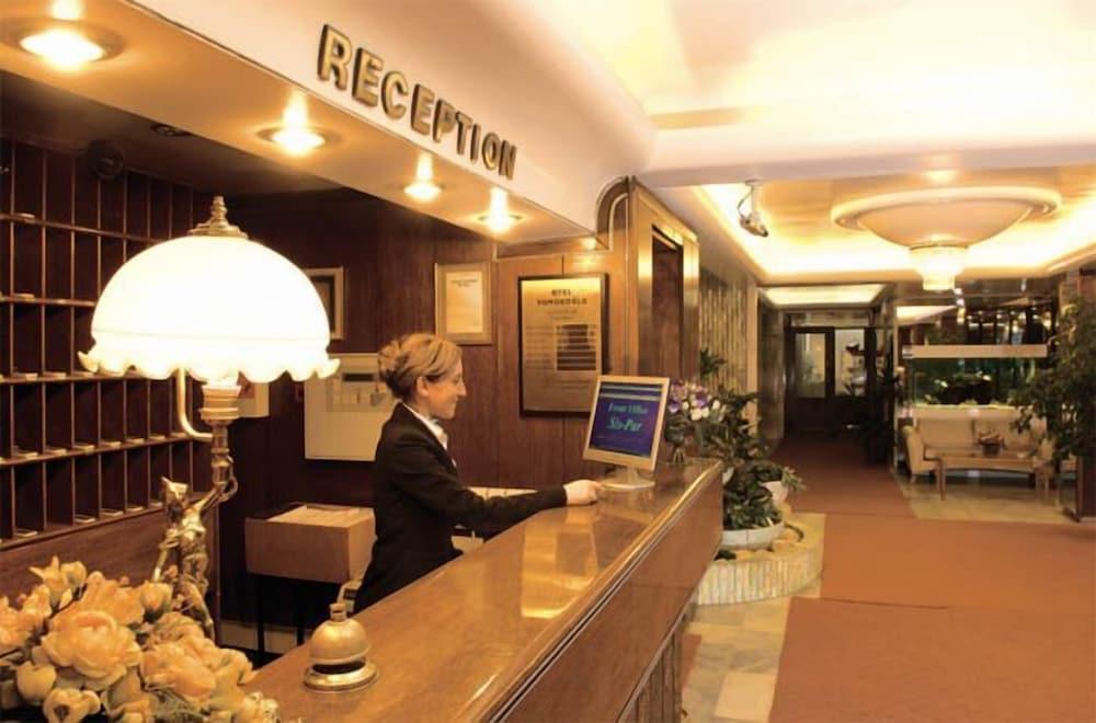 OTEL YUMUKOGLU — IZMIR — фотография отеля №2