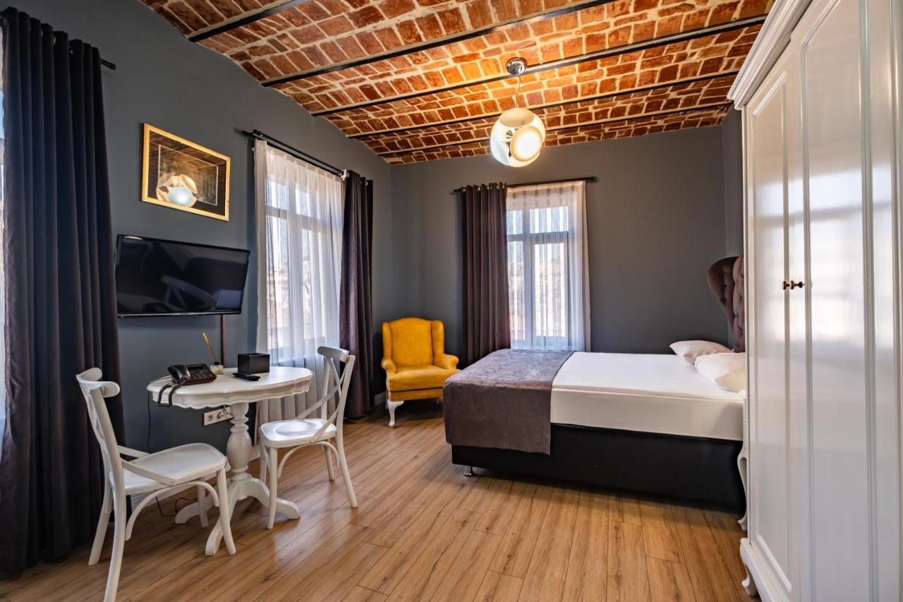 SELVESE COLLECTION HOTEL GALATA 1875 — ISTANBUL