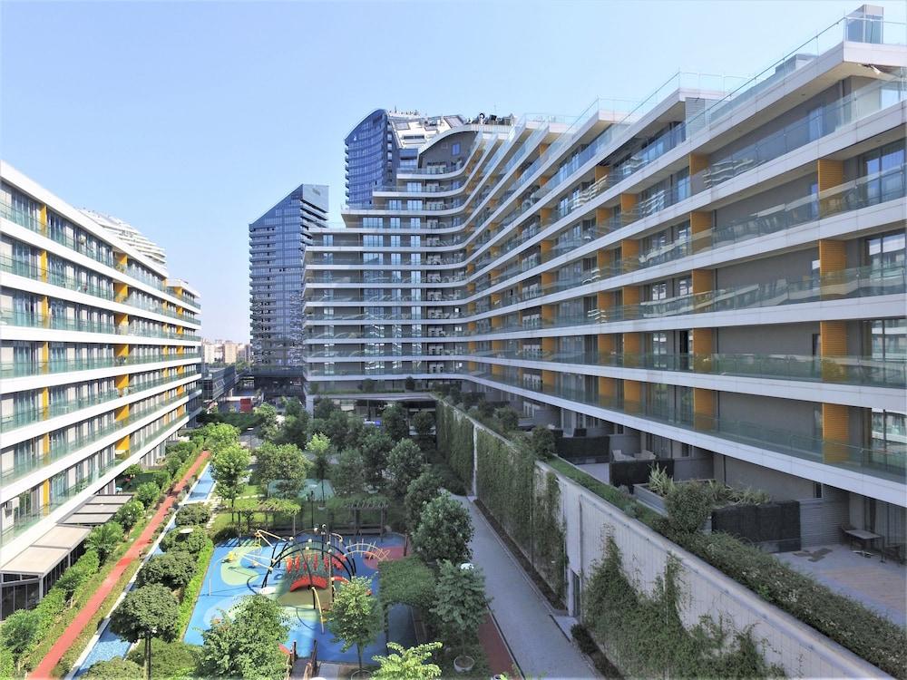 THE SUPERIOR LIVING BATISEHIR — ISTANBUL