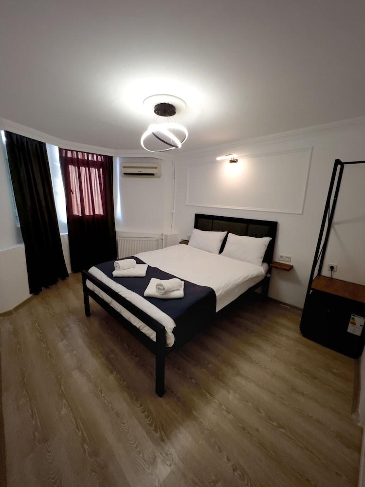 24 BOUTIQUE APARTS — ISTANBUL