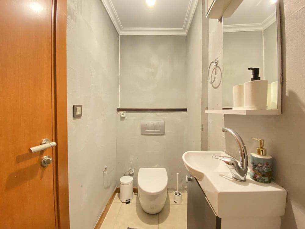 MISSAFIR FLAT WITH BOSPHORUS VIEW IN KUZGUNCUK — ISTANBUL — фотография отеля №24