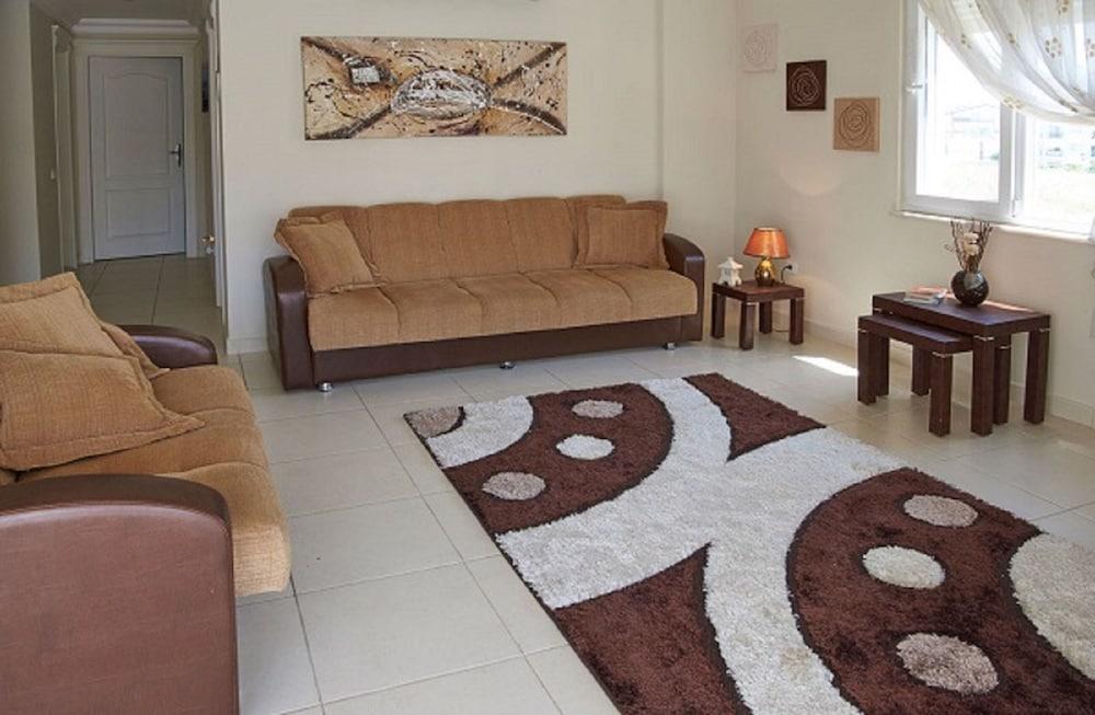SPACIOUS 2 BED 2 BATH HOME IN ONE OF SIDES MOST POPULAR COMMUNITIES — SIDE — фотография отеля №10