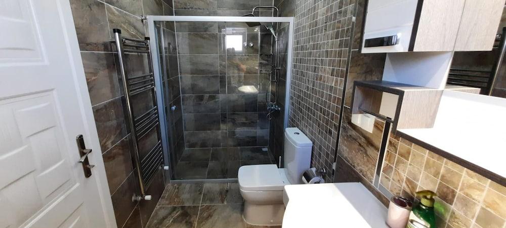 BEAUTIFUL 4-BED VILLA BERIL WITH PRIVATE POOL — DALYAN — фотография отеля №9