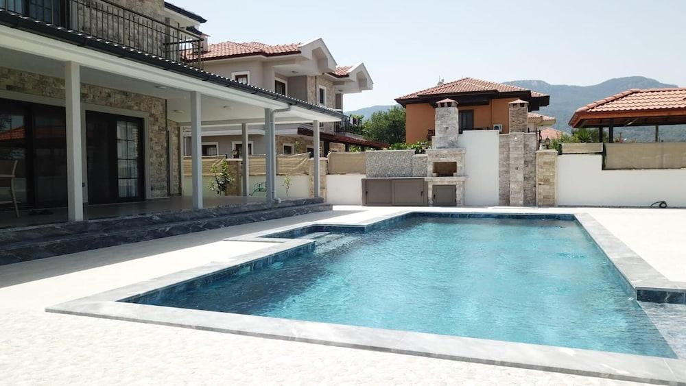 STUNNING 4-BED VILLA GREY 4 BEDROOMS PRIVATE POOL — DALYAN — фотография отеля №12