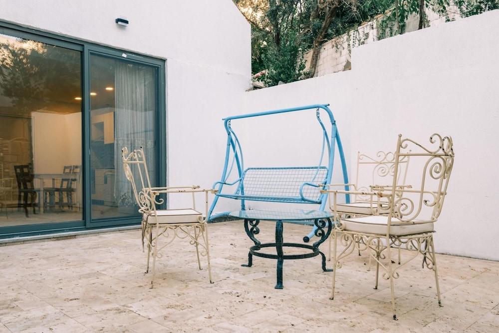 COMFY FLAT W PATIO 3 MIN TO BEACH IN BODRUM — BODRUM — фотография отеля №15