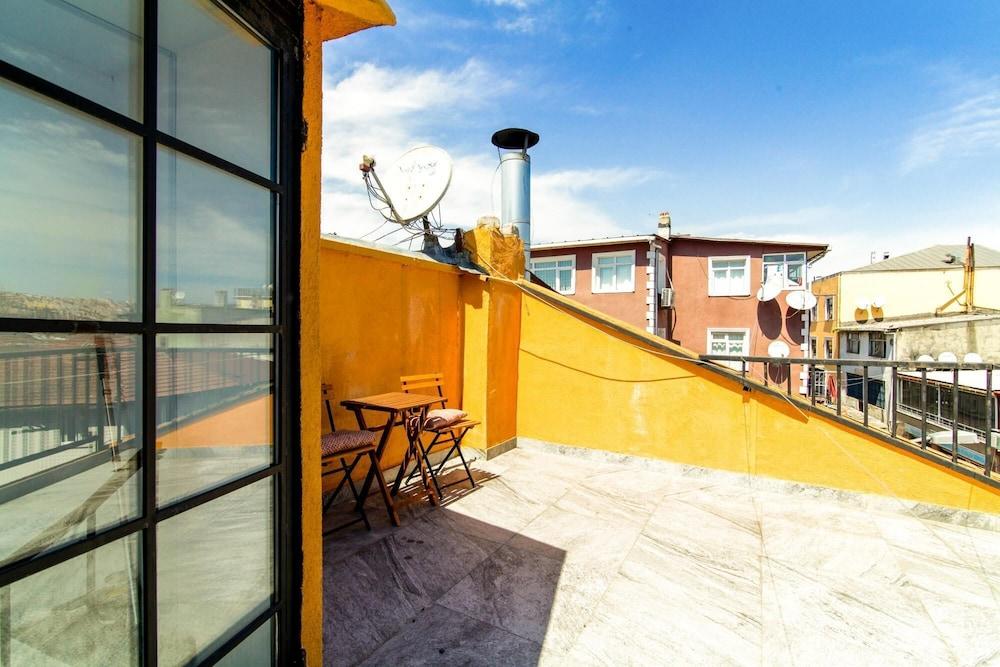 SINGLE HOUSE LUMINOUS AND CHIC FLAT IN FATIH — ISTANBUL — фотография отеля №3