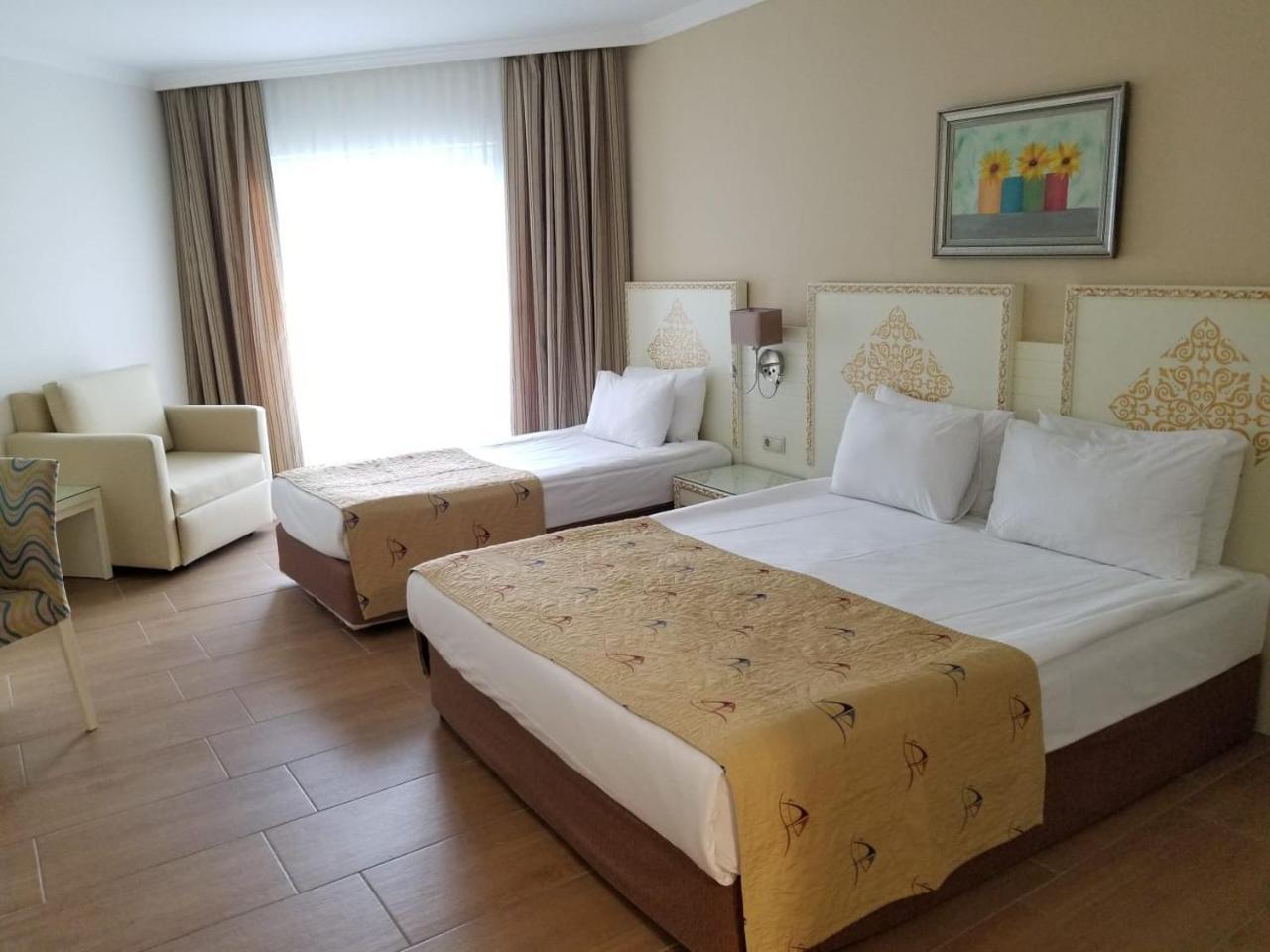 CRYSTAL ADMIRAL RESORT SUITES & SPA — SIDE — фотография отеля №25
