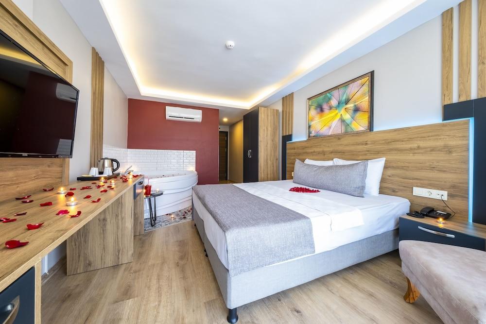 RUSH HOTEL ISTANBUL — ISTANBUL
