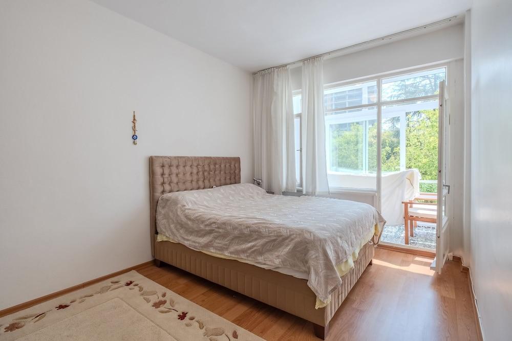 FLAT WITH BALCONY 4 MIN TO AKMERKEZ MALL IN ETILER — ISTANBUL — fotografie hotel nr. 4
