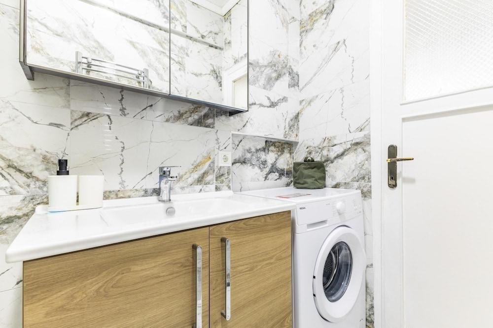 MODERN STYLISH COZY FLAT IN THE HEART OF KADIKOY — ISTANBUL — фотография отеля №15