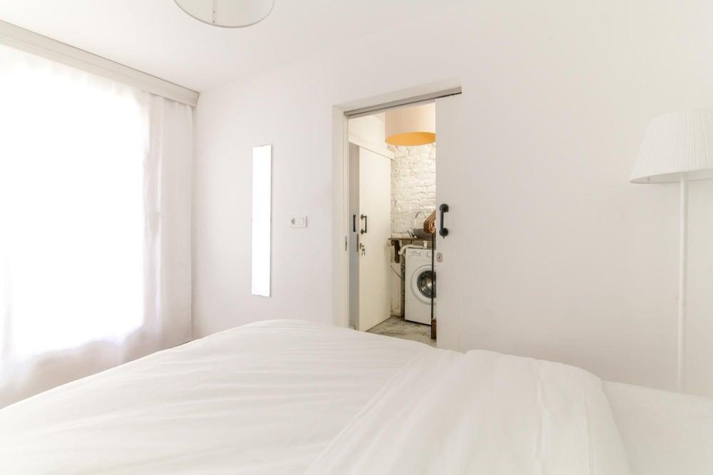 SINGLE HOUSE LUMINOUS AND CHIC FLAT IN FATIH — ISTANBUL — фотография отеля №10