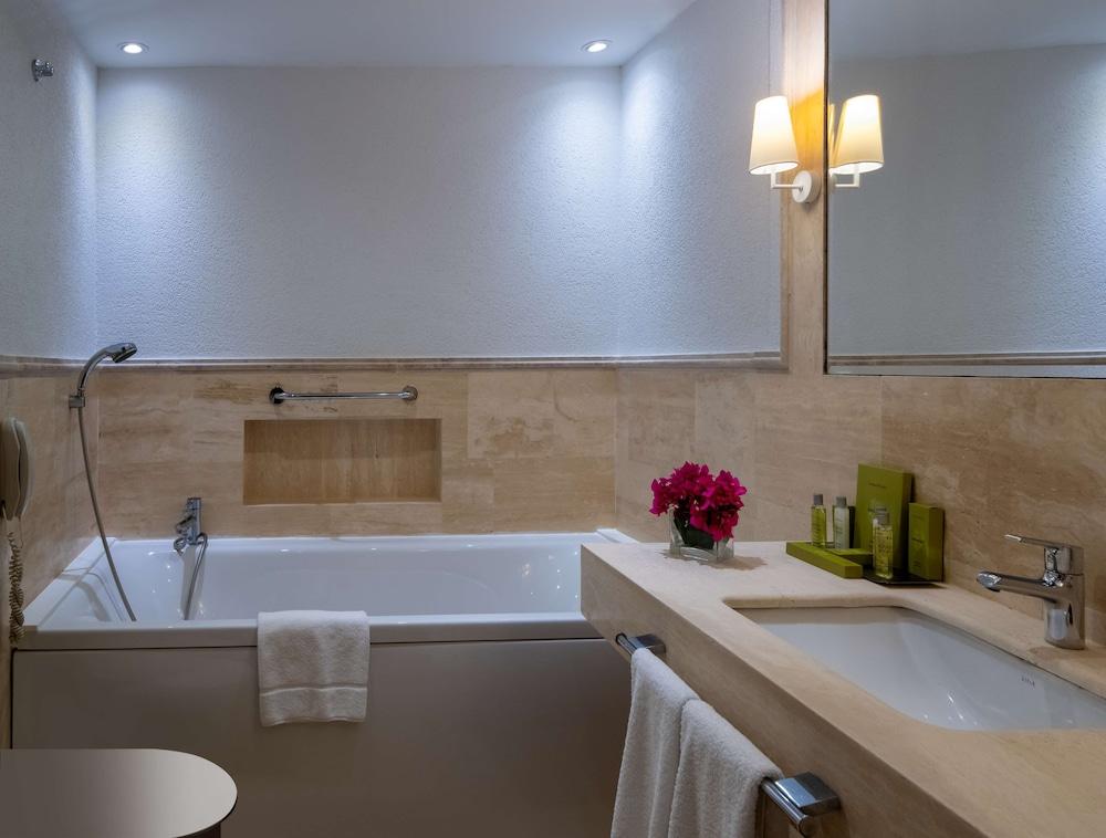 DOUBLETREE BY HILTON BODRUM MARINA VISTA — BODRUM — фотография отеля №28