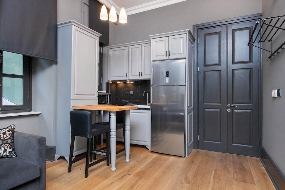 STUDIO W KITCHEN — ISTANBUL