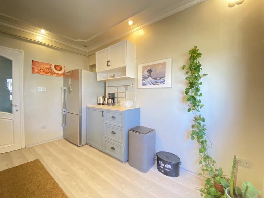 FLAT WITH BOSPHORUS VIEW AND BACKYARD IN USKUDAR — ISTANBUL — фотография отеля №24