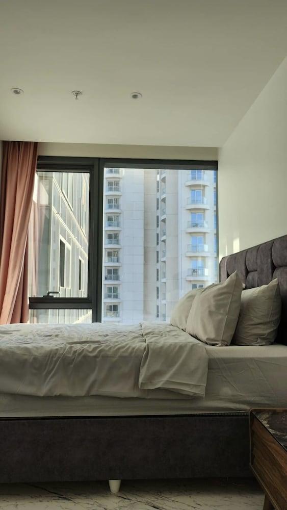 MODERN 2BED CONDO IN LUXURIOUS BUILDING — ISTANBUL