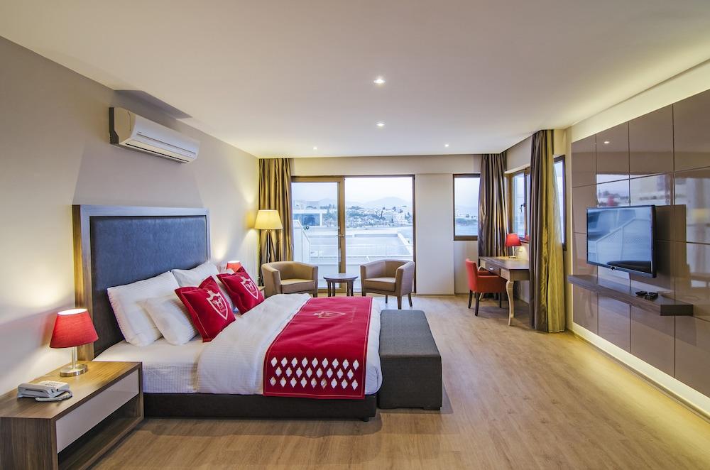 LADIES BEACH SUIT OTEL — KUSADASI