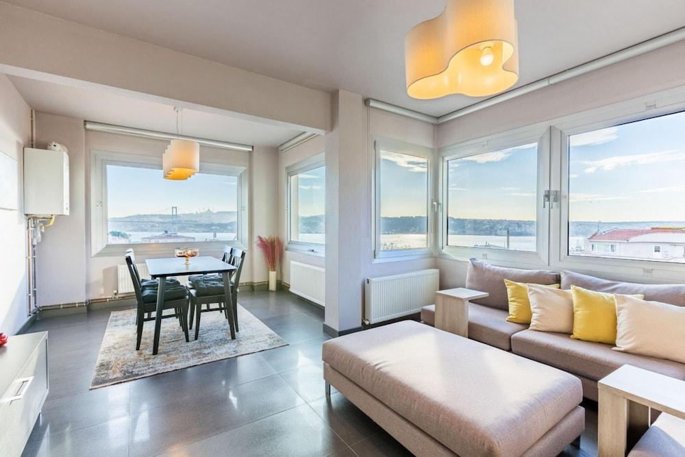STYLISH APARTMENT WITH PANAROMIC VIEW IN BESIKTAS — ISTANBUL