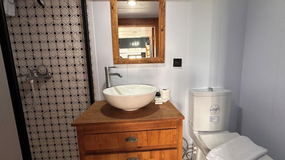 FLU ALACATI TINY HOUSE OTEL — CESME — фотография отеля №2