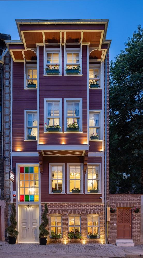 HOTEL TURKISH HOUSE — ISTANBUL