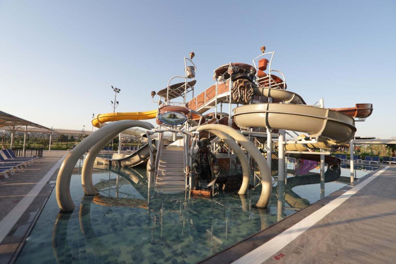 DREAM WATER WORLD — SIDE