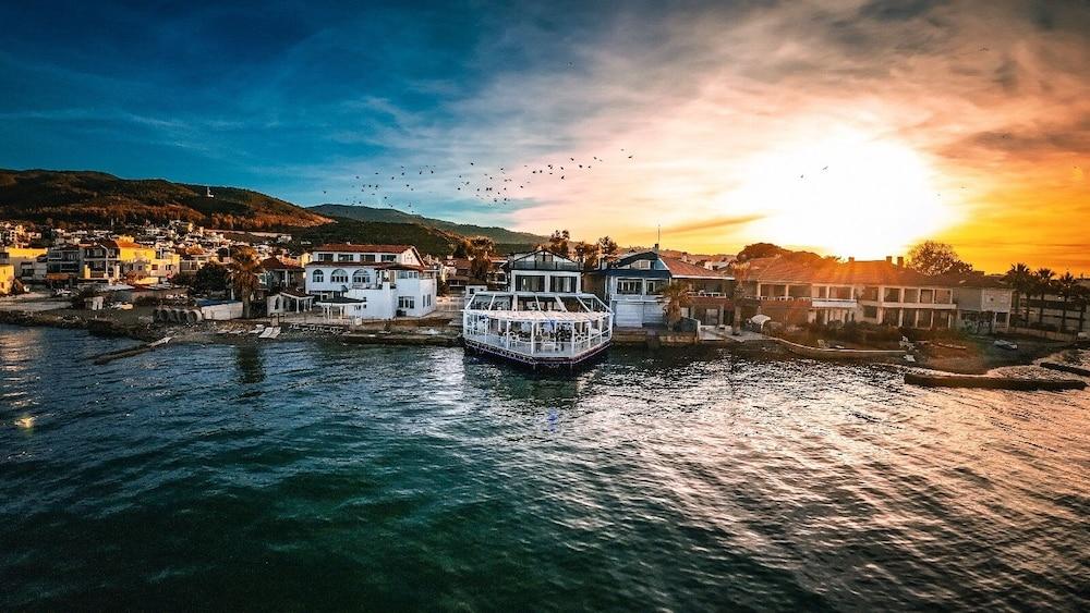 BLACK LOTUS BOUTIQUE HOTEL — IZMIR