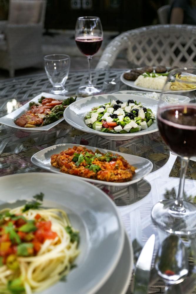 GARDEN PALACE PANSIYON CAFE & BAR — KUSADASI — fotografie hotel nr. 30