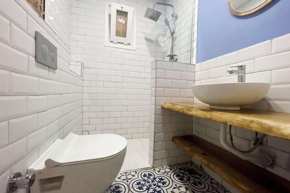 2BR AND 2BATH BALCONY APT IN HEART OF ISATANBUL #3 — ISTANBUL — fotografie hotel nr. 14