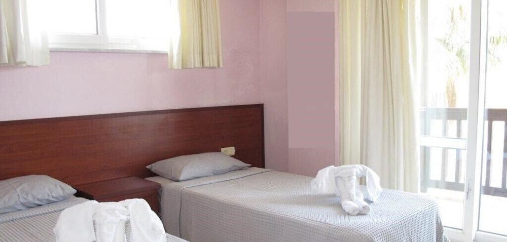 VILLA RN4D BY JOYLETTINGS — FETHIYE — fotografie hotel nr. 2