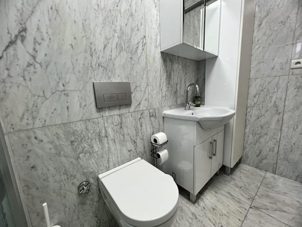 SLEEK FLAT CLOSE TO OSMANBEY METRO STATION — ISTANBUL — fotografie hotel nr. 13