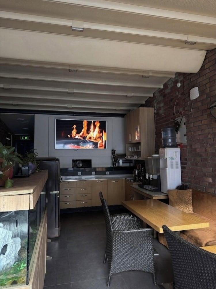 ISTANBUL TERRACE HOTEL — ISTANBUL