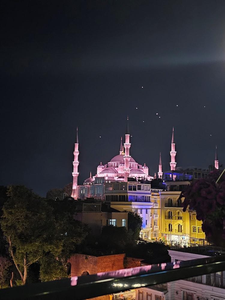 HODEGON SUITE — ISTANBUL