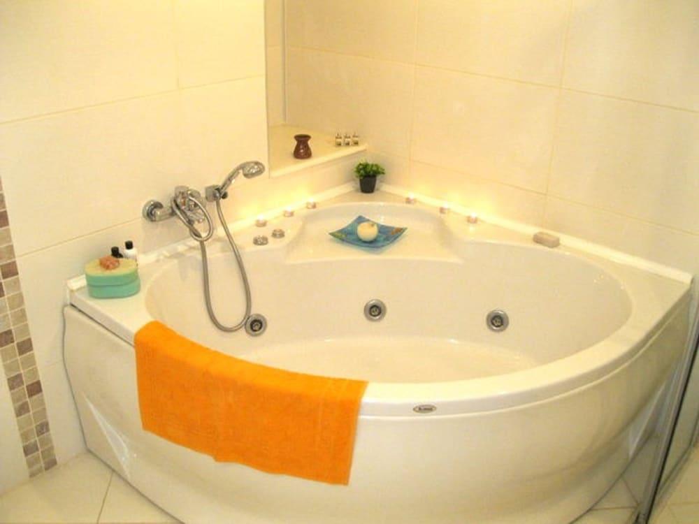 SPACIOUS 2 BED 2 BATH HOME IN ONE OF SIDES MOST POPULAR COMMUNITIES — SIDE — фотография отеля №15