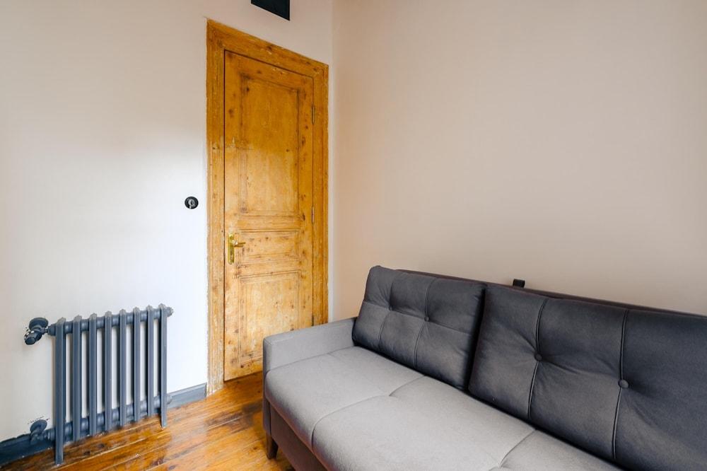 FLAT WITH BALCONY 8 MIN TO ISTIKLAL AVENUE — ISTANBUL — fotografie hotel nr. 14