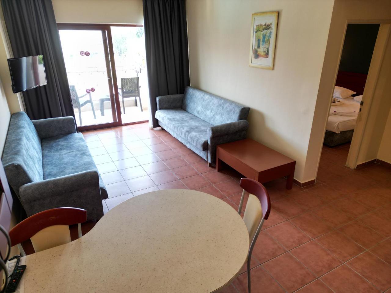 LEMAS SUITE HOTEL — SIDE — фотография отеля №21