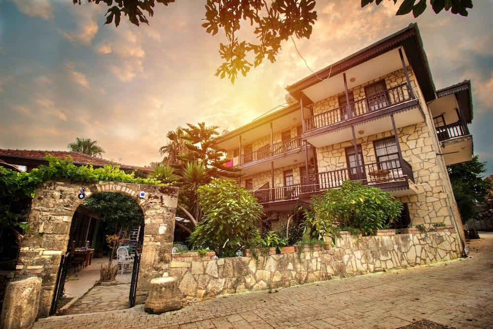 LEMON BOUTIQUE OTEL — SIDE