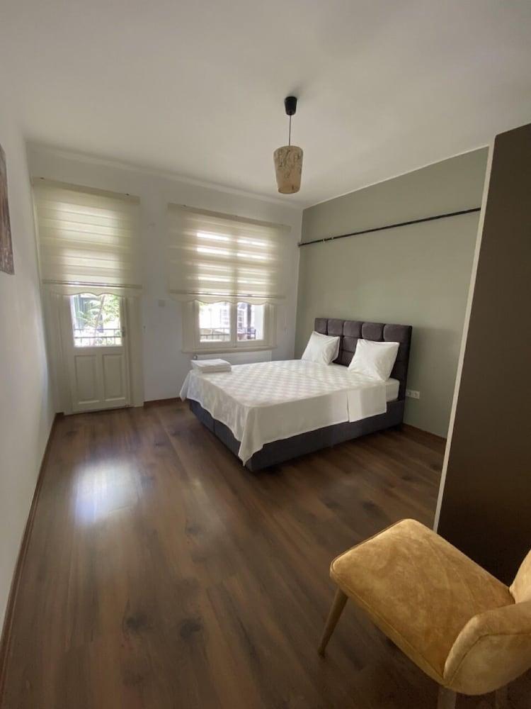 SEGATUR APARTMENTS — ISTANBUL