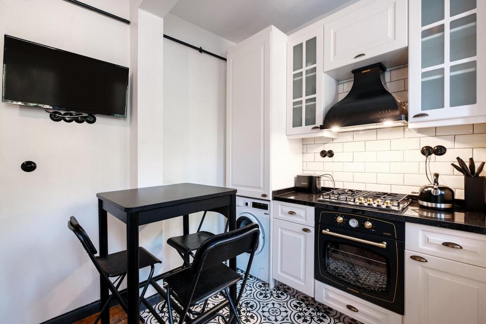 FLAT WITH BALCONY 8 MIN TO ISTIKLAL AVENUE — ISTANBUL — fotografie hotel nr. 6
