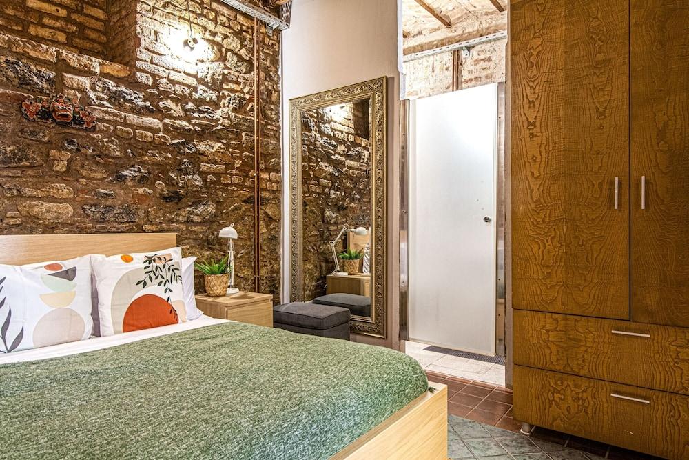 CENTRALLY LOCATED HISTORICAL FLAT IN BEYOGLU — ISTANBUL — fotografie hotel nr. 31