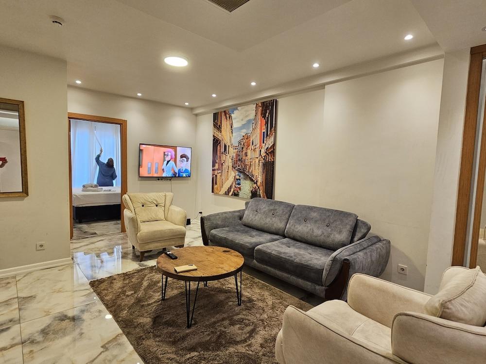 PERFECT RESIDENCE TAKSIM WITH POOL — ISTANBUL — фотография отеля №15