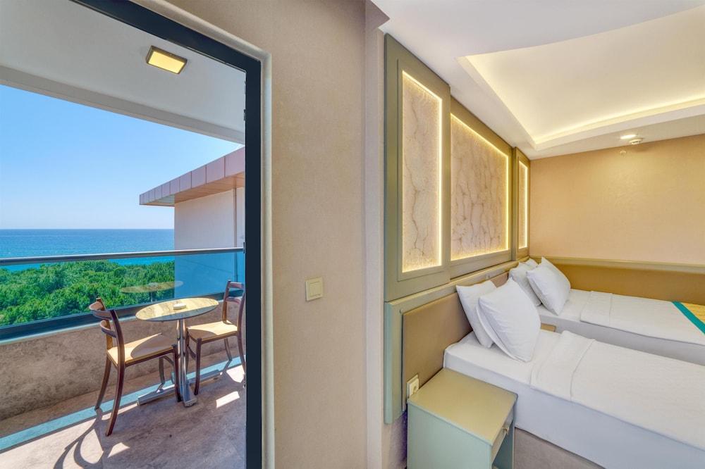 HATIPOGLU BEACH HOTEL — ALANYA