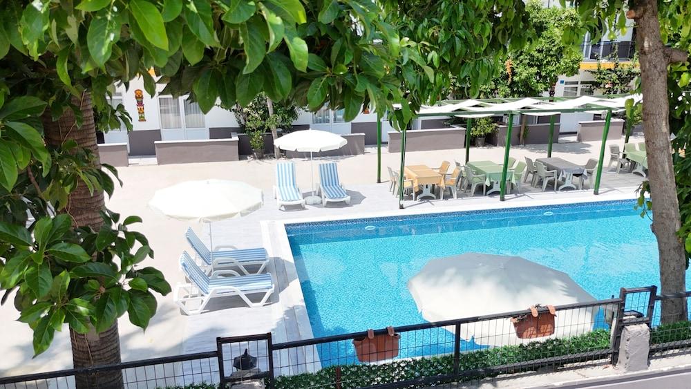 HILLSIDE APART HOUSE — SIDE — fotografie hotel nr. 21