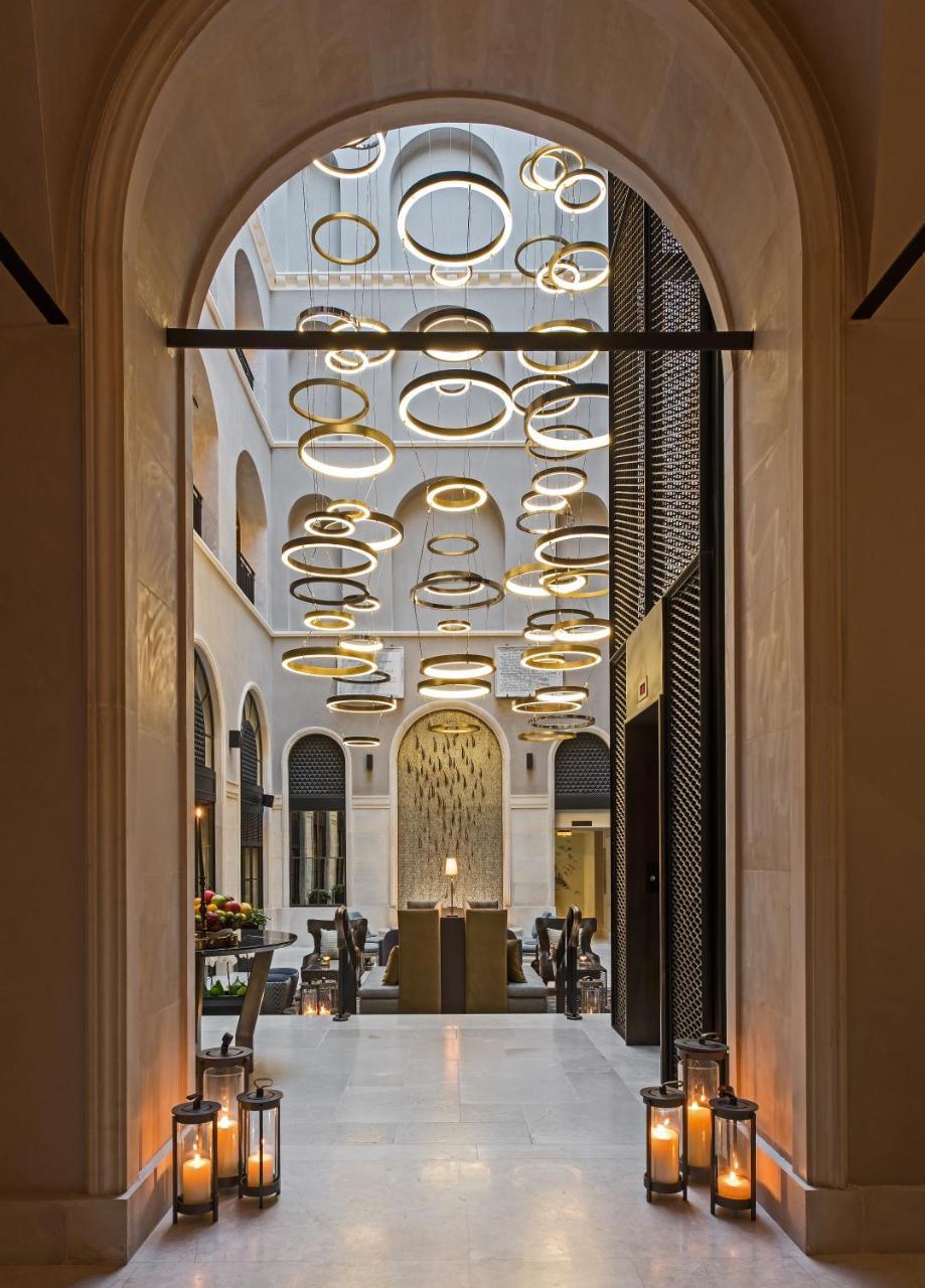 10 KARAKOY ISTANBUL — ISTANBUL