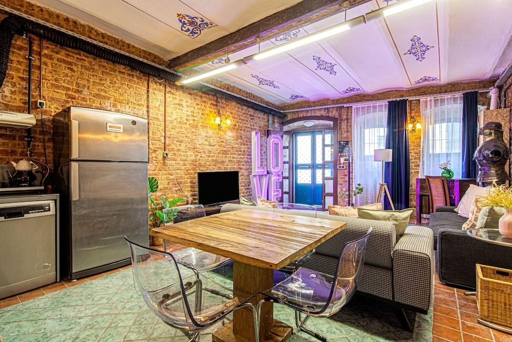 CENTRALLY LOCATED HISTORICAL FLAT IN BEYOGLU — ISTANBUL — fotografie hotel nr. 26