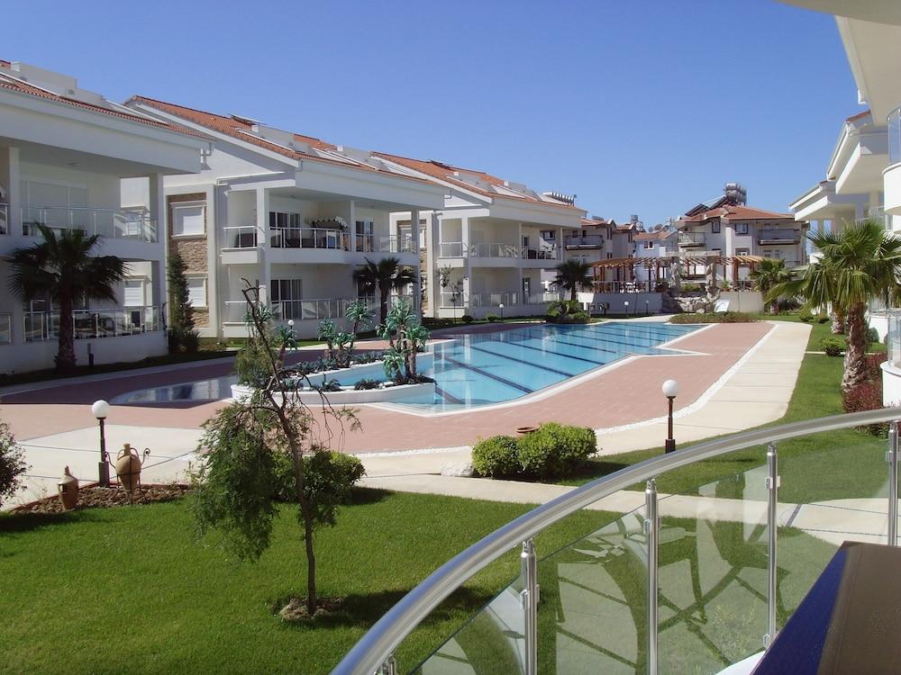 GORGEOUS 2 BED PRIVATE GROUND FLOOR HOME IN ONE OF SIDES MOST EXCLUSIVE COMMUNI — SIDE — фотография отеля №13