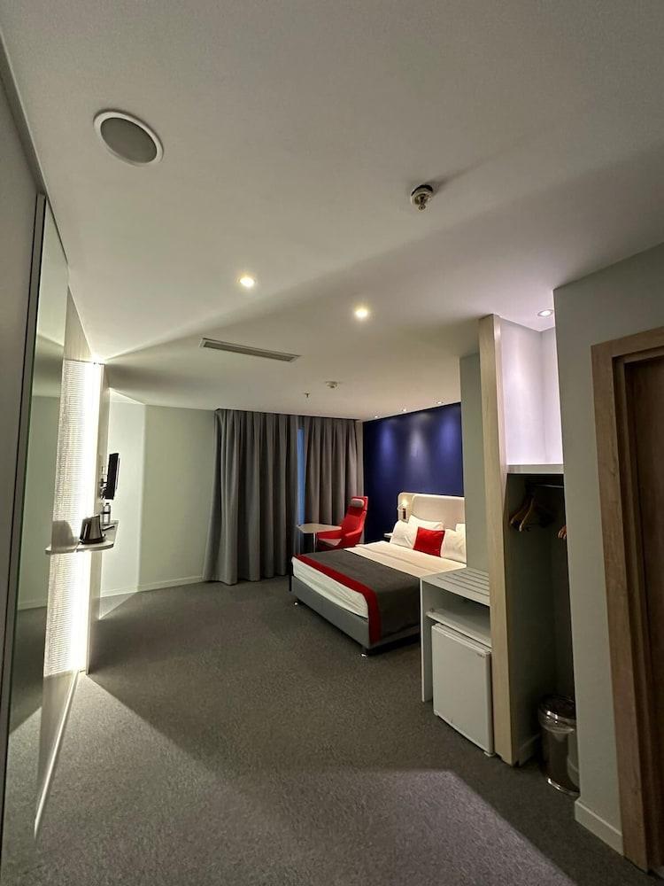 HOLIDAY INN EXPRESS ISTANBUL - ALTUNIZADE — ISTANBUL — fotografie hotel nr. 15