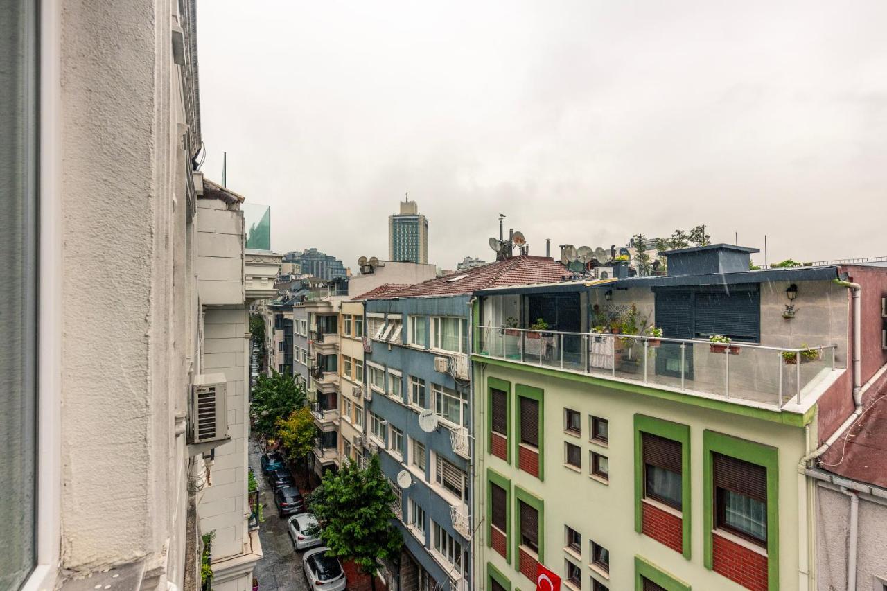IN THE CENTER OF TAKSIM AND GALATAPORT — ISTANBUL — фотография отеля №17