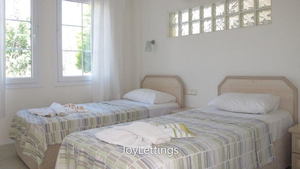 VILLA CEB2 BY JOYLETTINGS — FETHIYE — fotografie hotel nr. 2