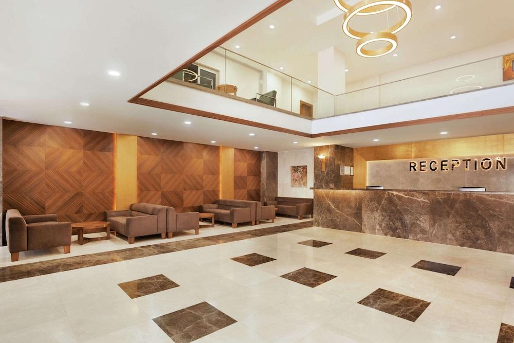 RAMADA HOTEL & SUITES BY WYNDHAM KUSADASI — KUSADASI — fotografie hotel nr. 2