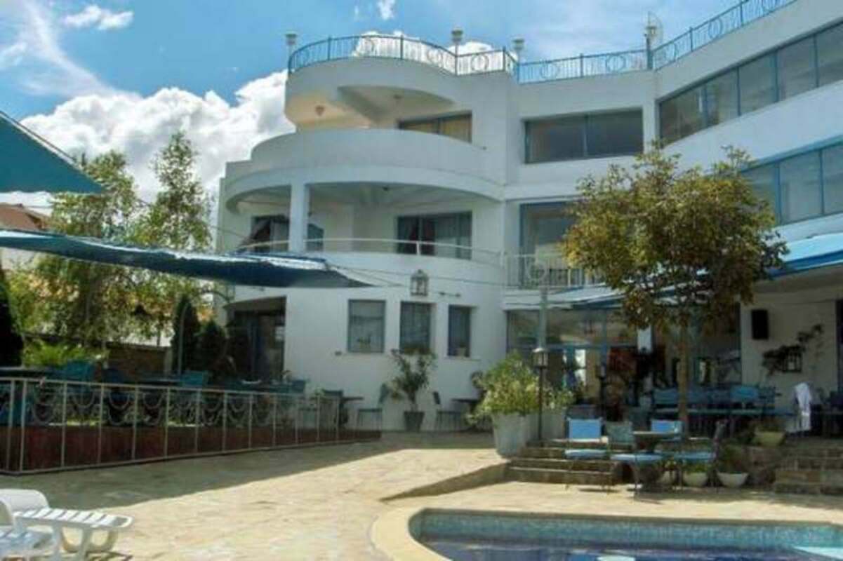 MERLIN ALEXANDRIA CLUB - VILLI — LOZENETS